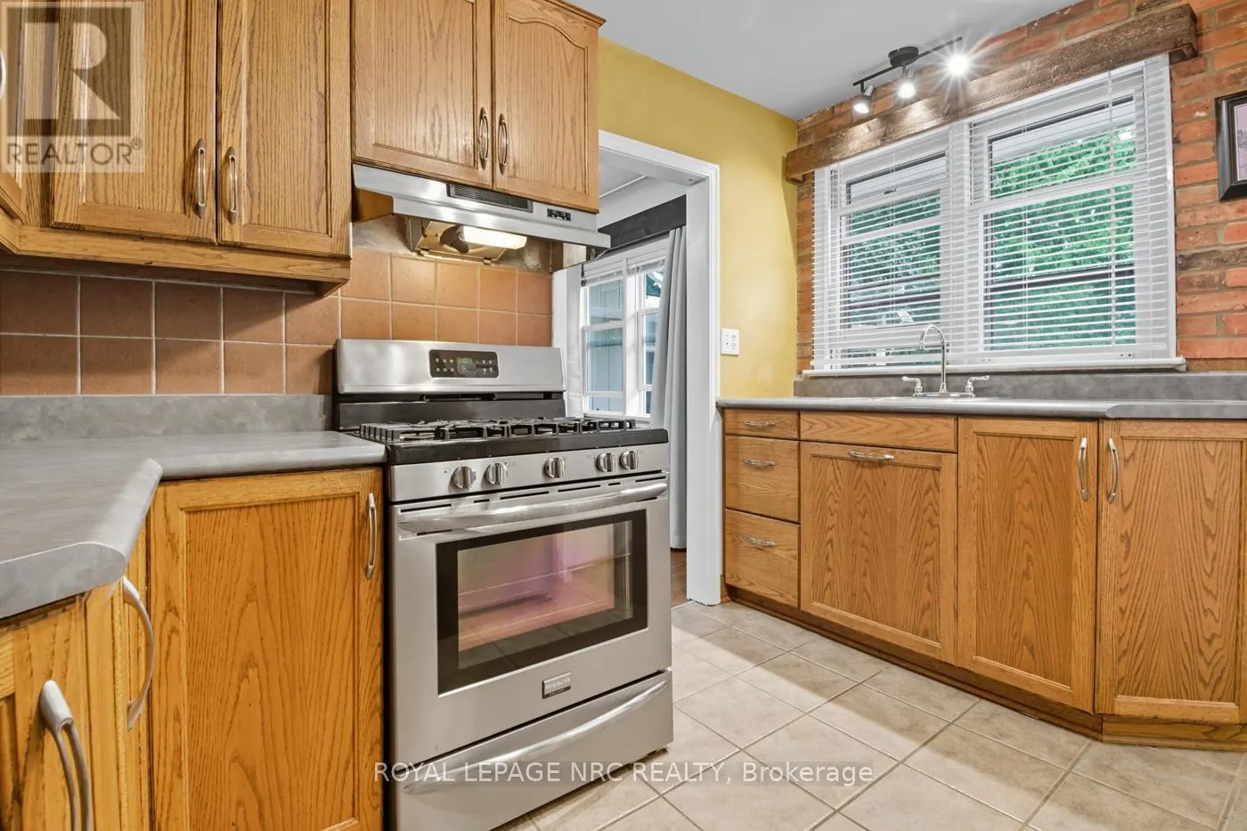 42 LINWOOD DRIVE