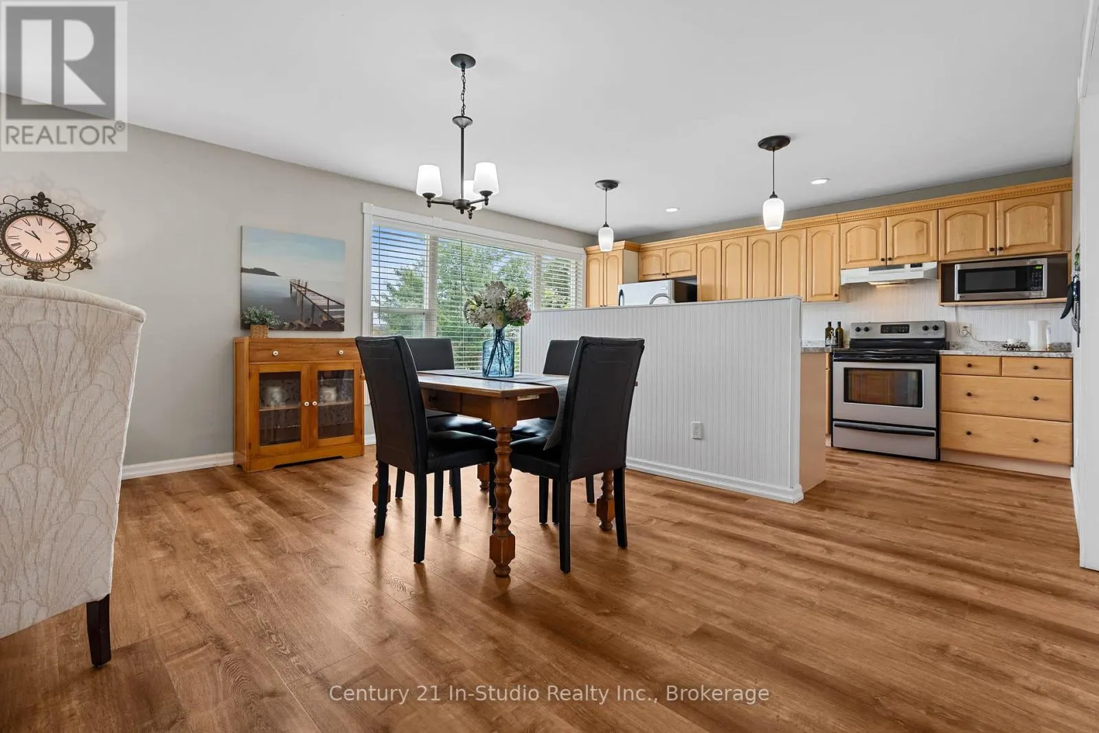 618134 GREY 18 ROAD