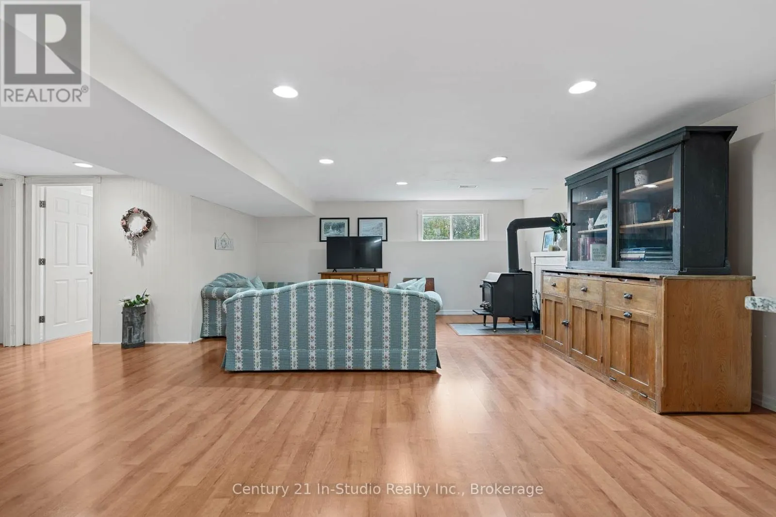 618134 GREY 18 ROAD