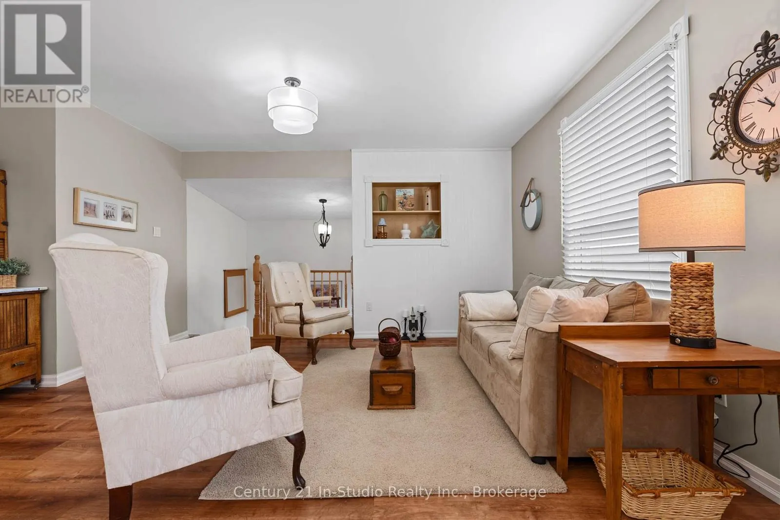 618134 GREY 18 ROAD