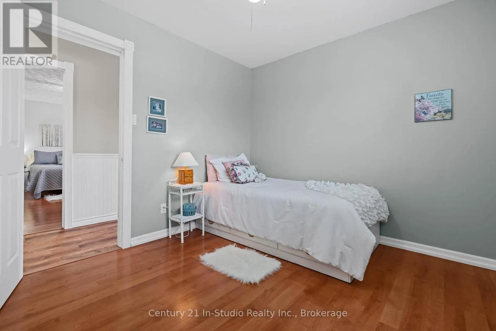 618134 GREY 18 ROAD