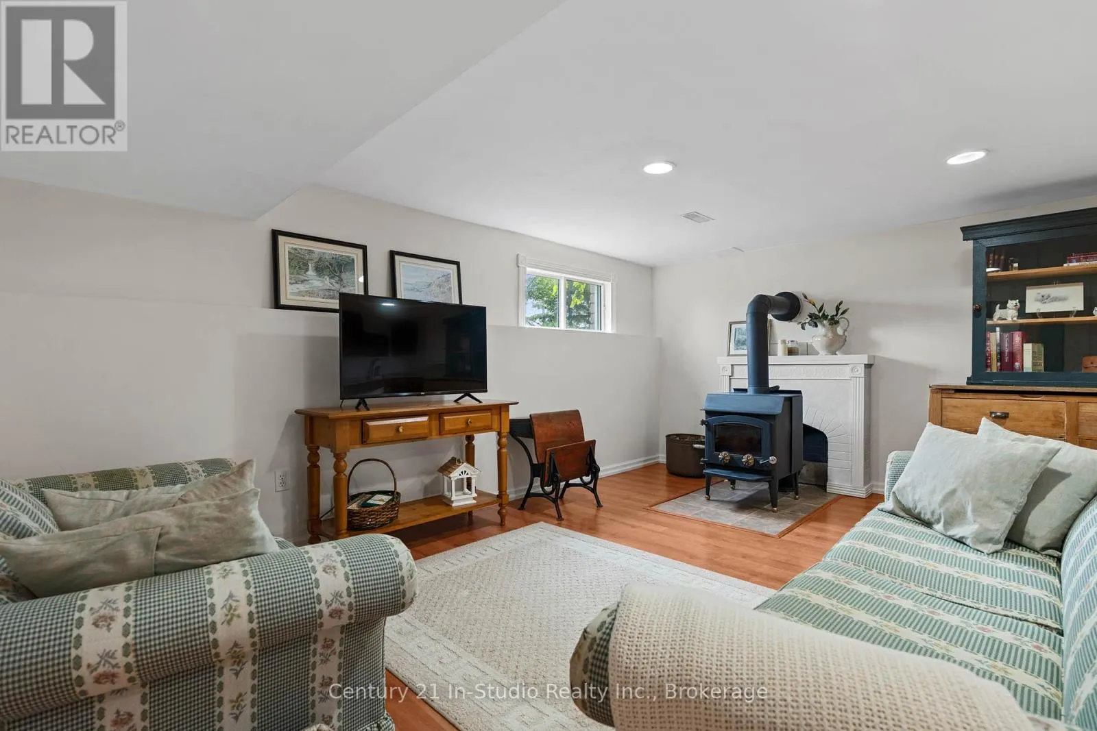 618134 GREY 18 ROAD