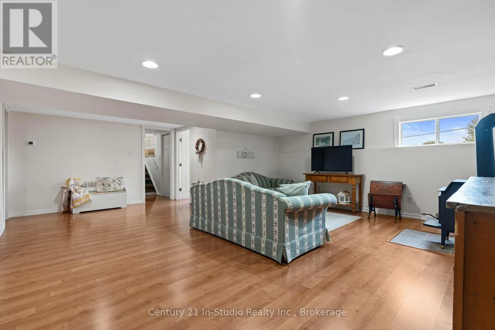 618134 GREY 18 ROAD