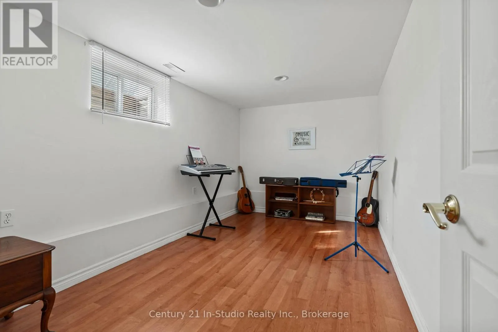 618134 GREY 18 ROAD