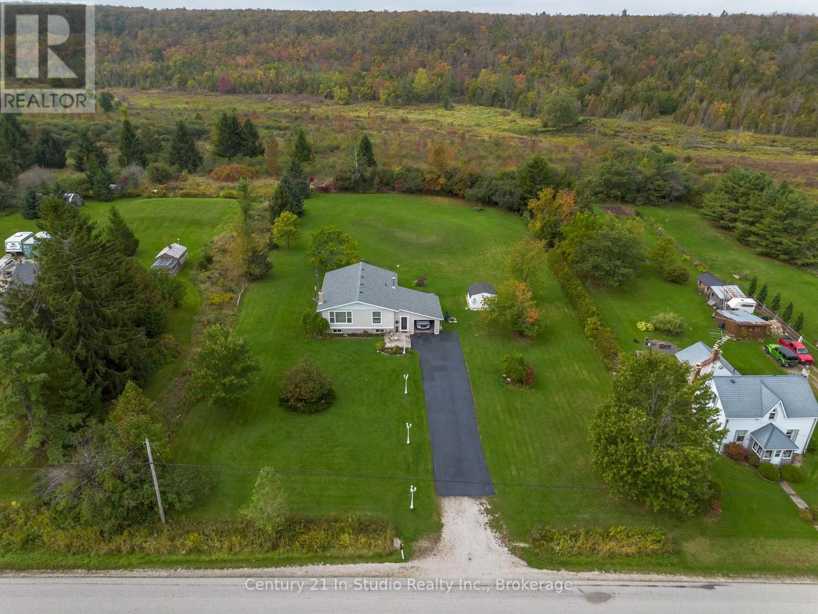 618134 GREY 18 ROAD