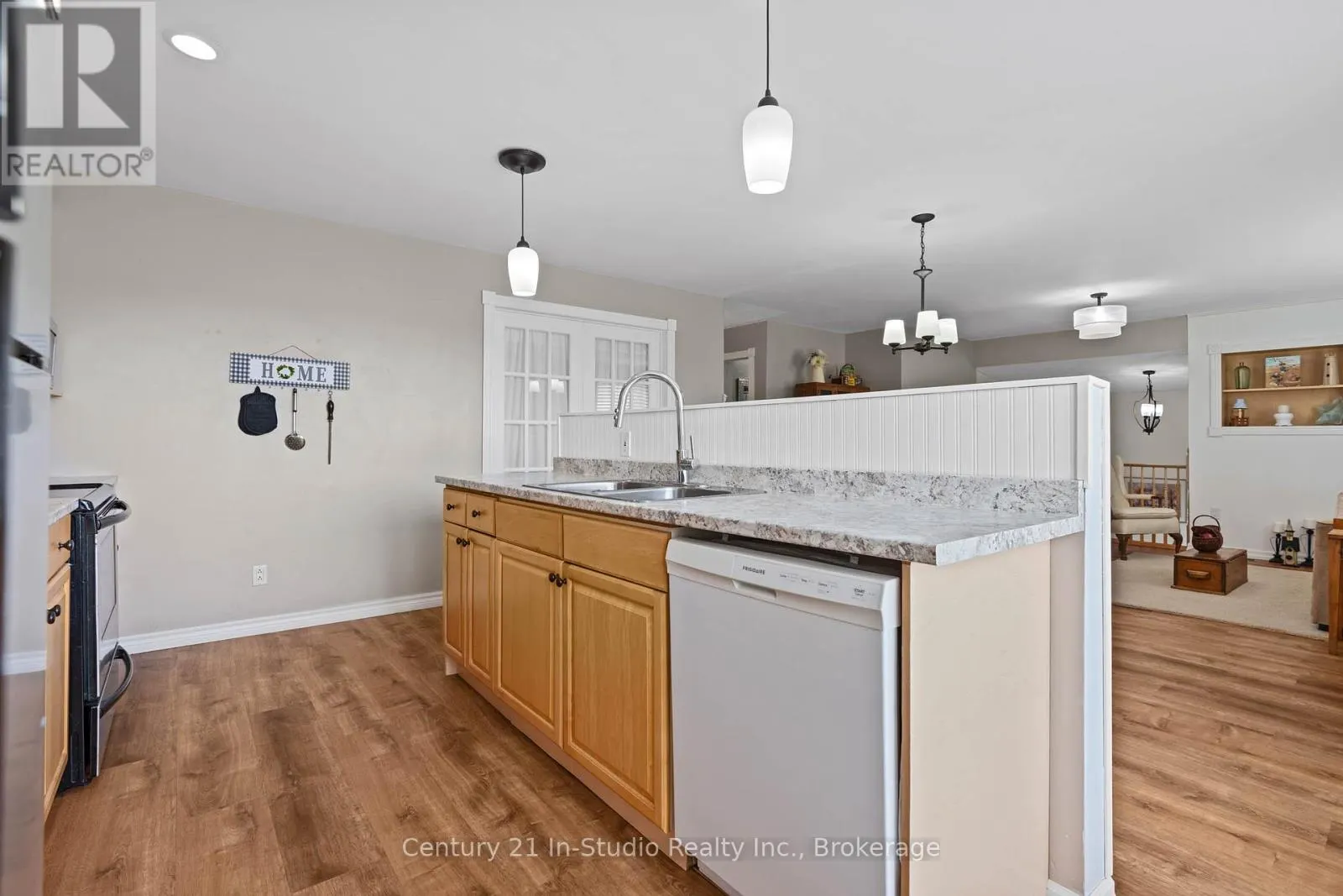 618134 GREY 18 ROAD