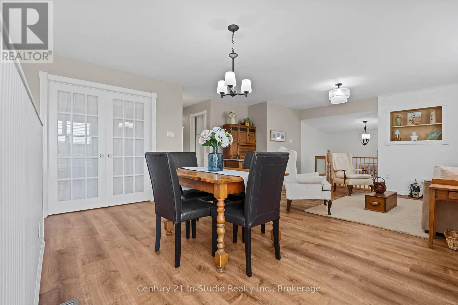 618134 GREY 18 ROAD