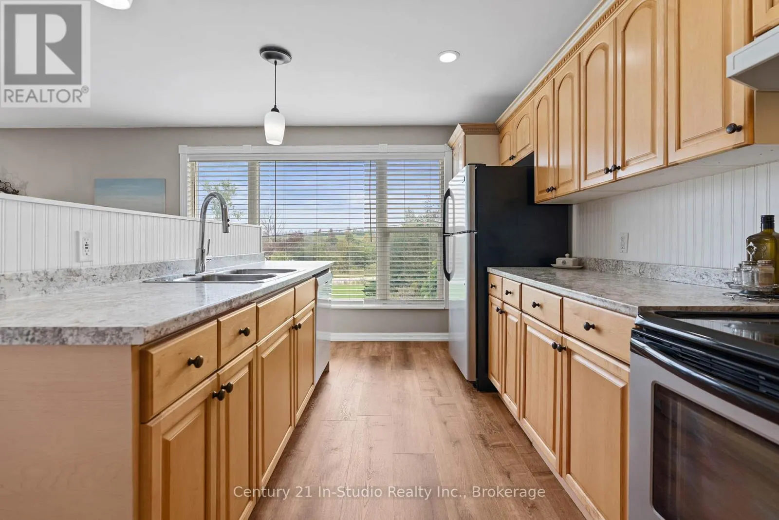 618134 GREY 18 ROAD