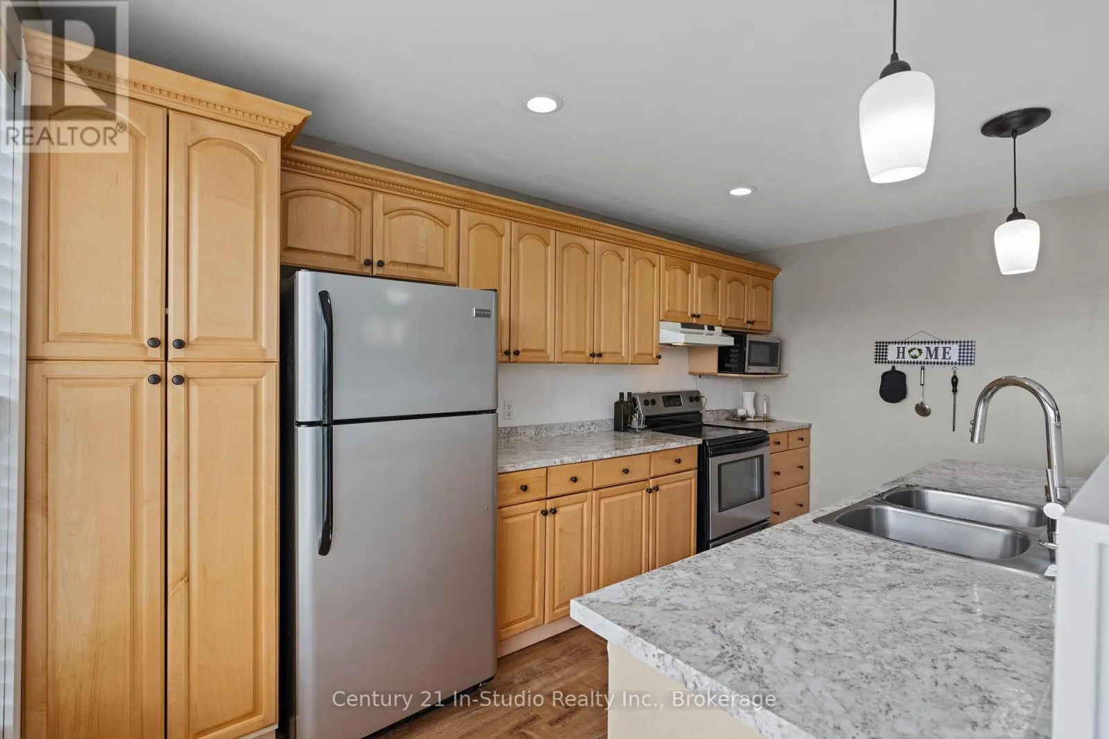 618134 GREY 18 ROAD