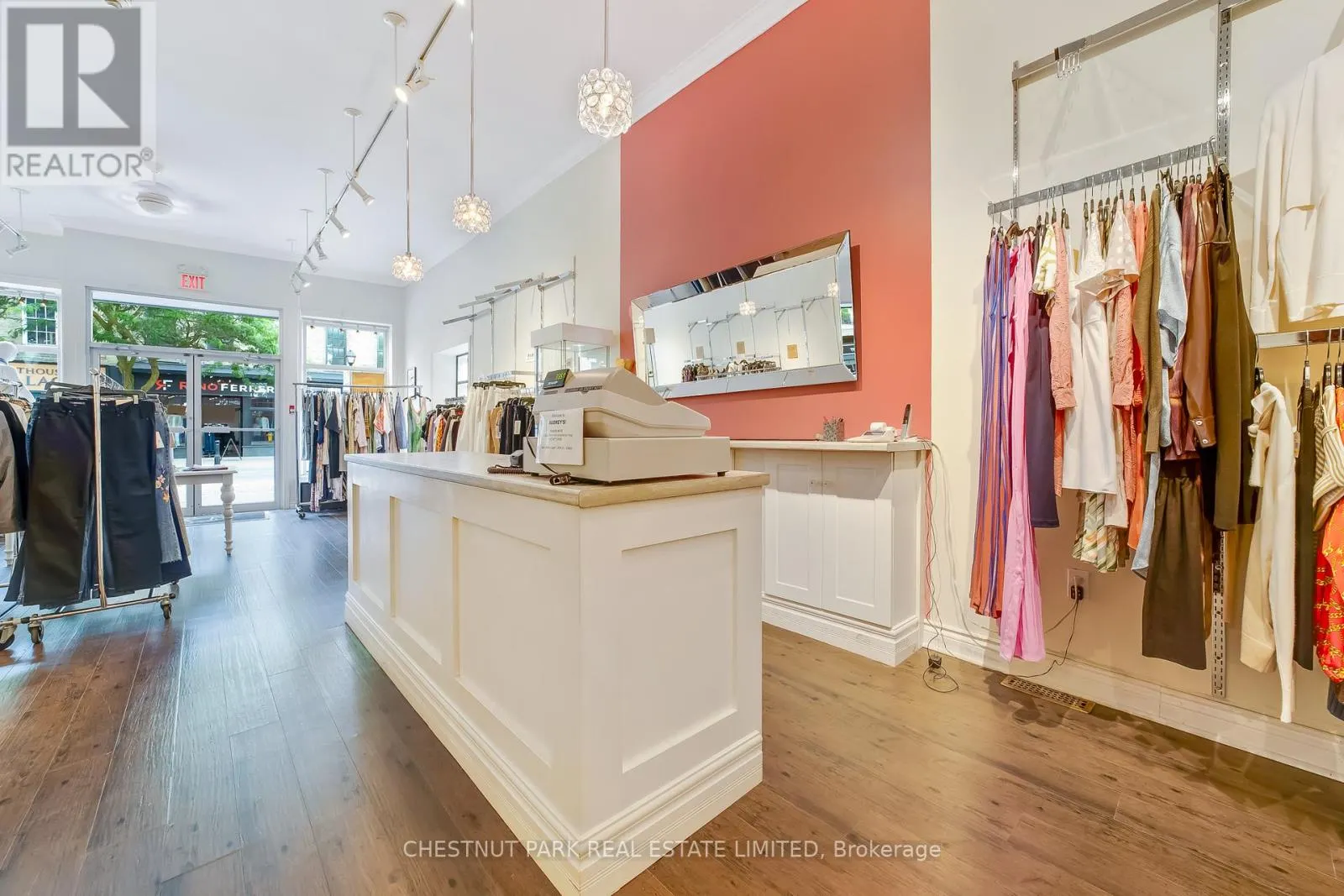 2-19 KING STREET W