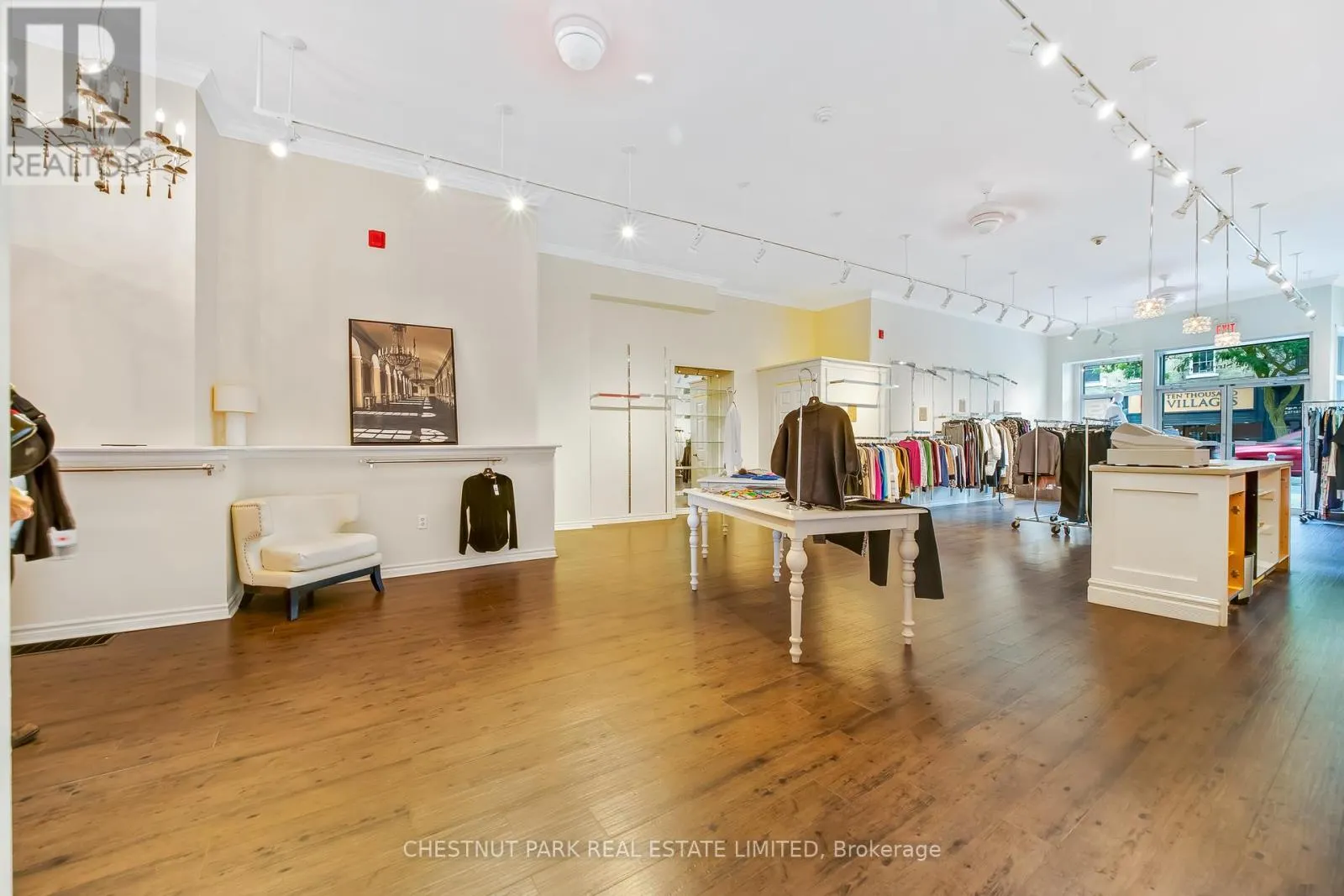 2-19 KING STREET W