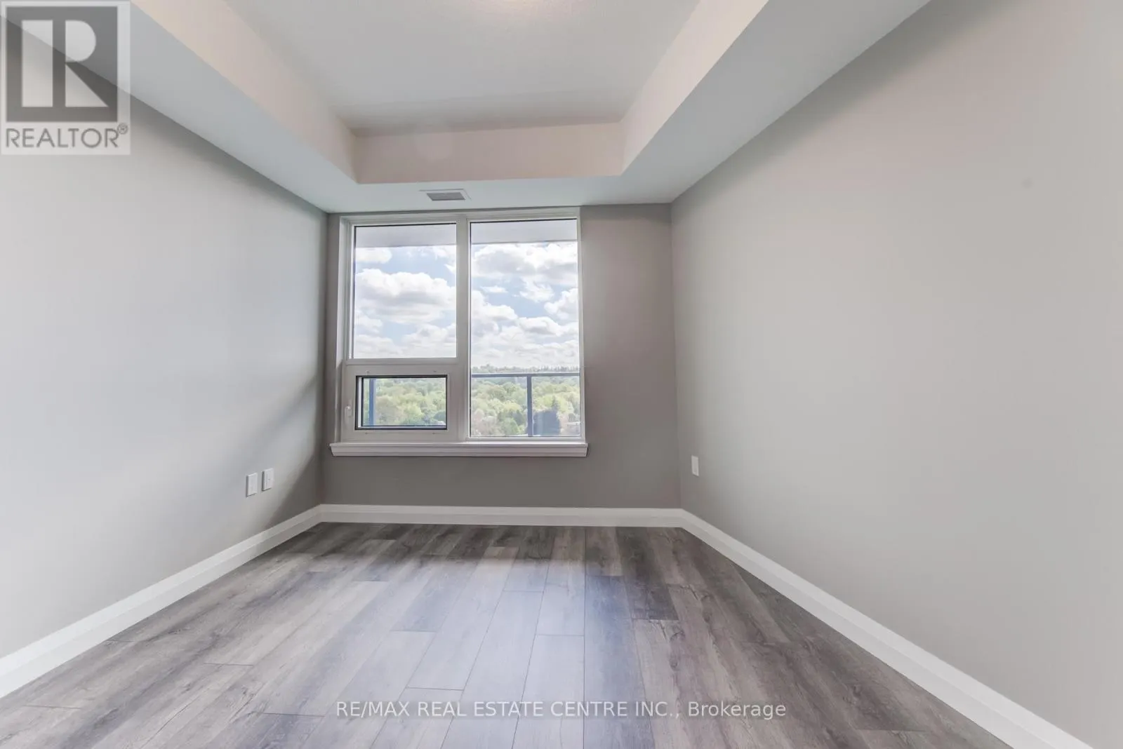 1001 - 93 ARTHUR STREET S
