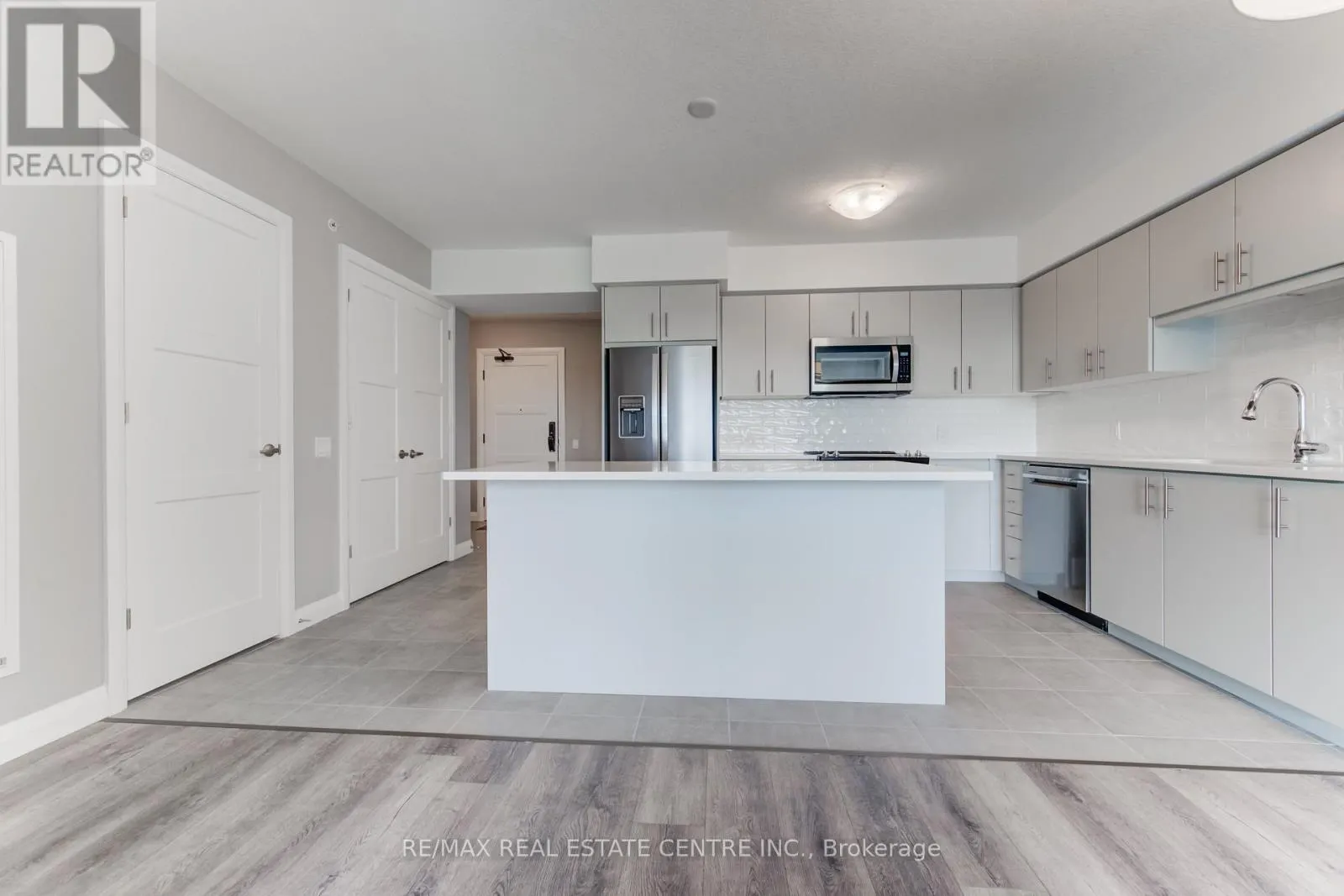 1001 - 93 ARTHUR STREET S