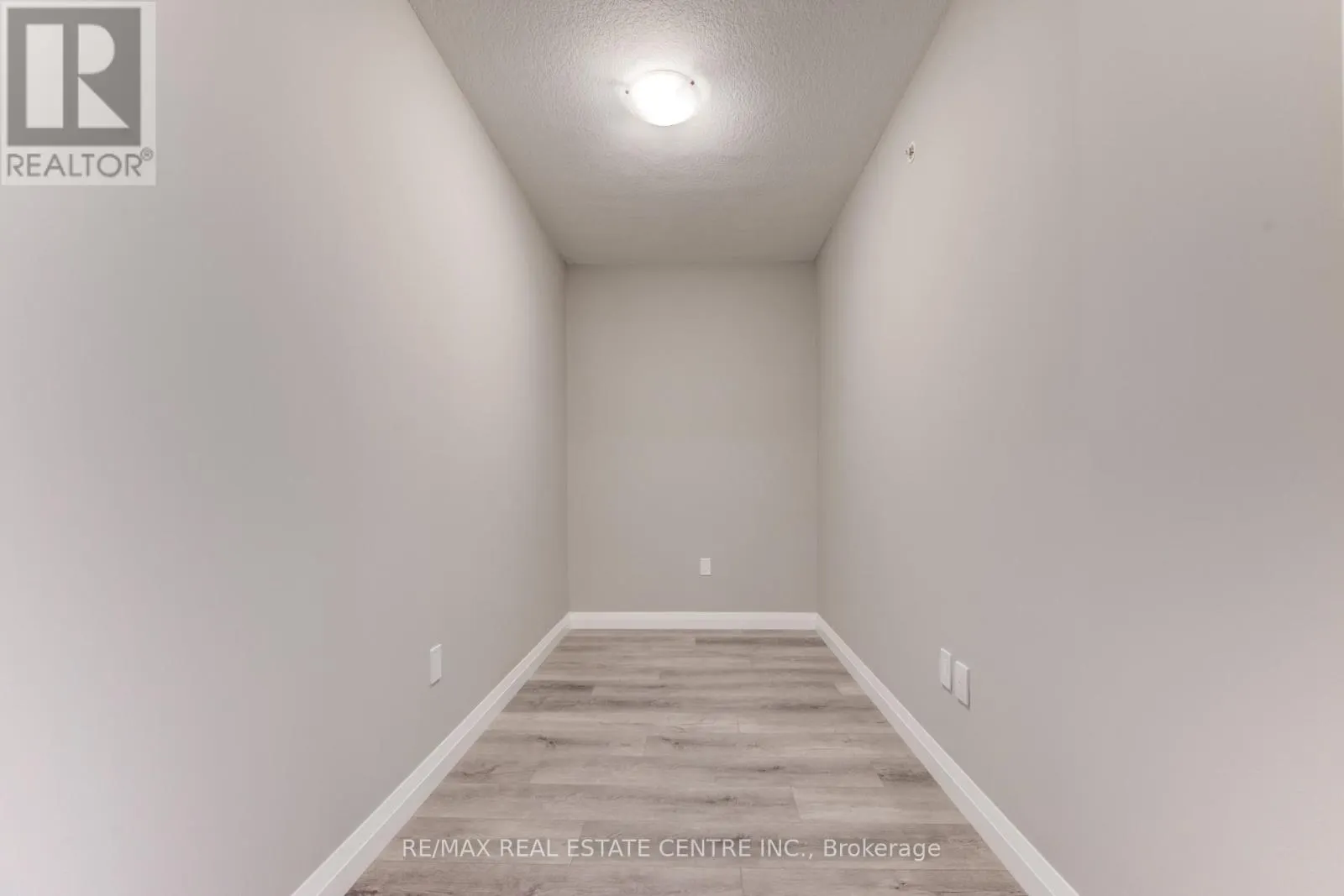 1001 - 93 ARTHUR STREET S