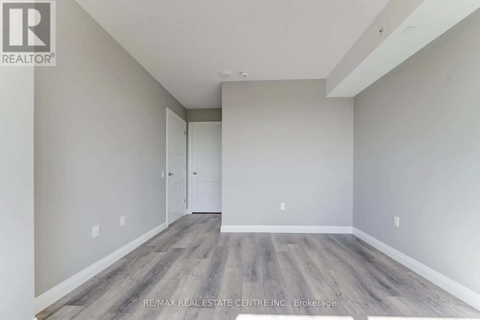 1001 - 93 ARTHUR STREET S