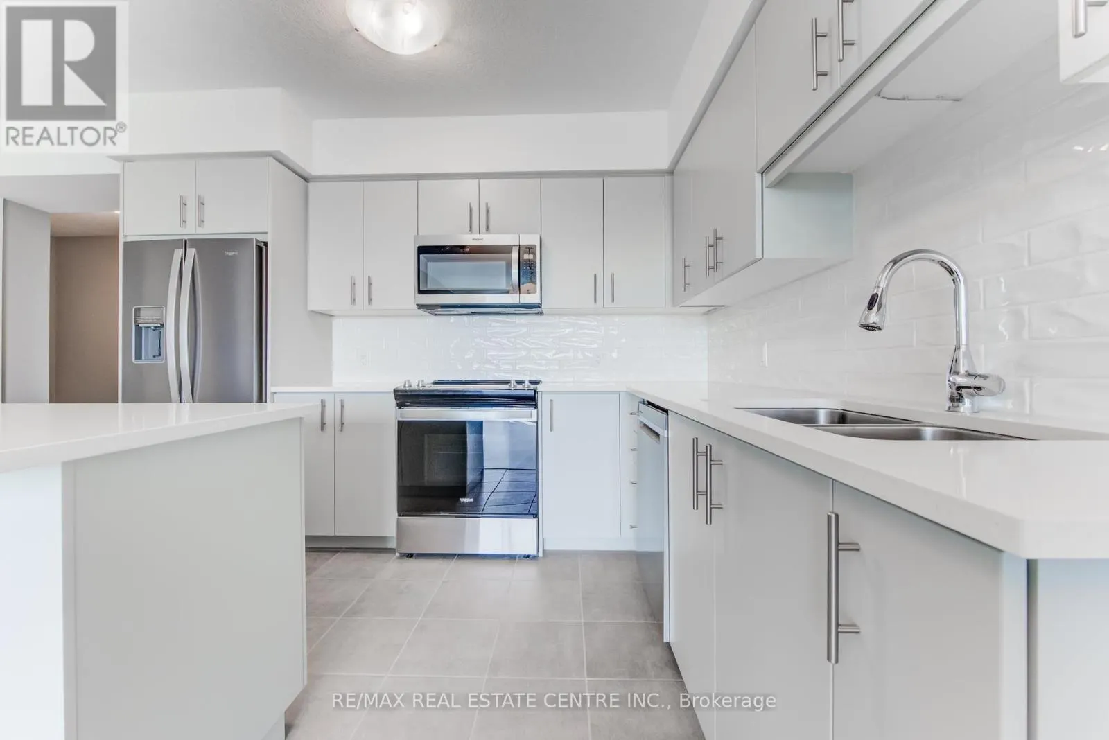 1001 - 93 ARTHUR STREET S