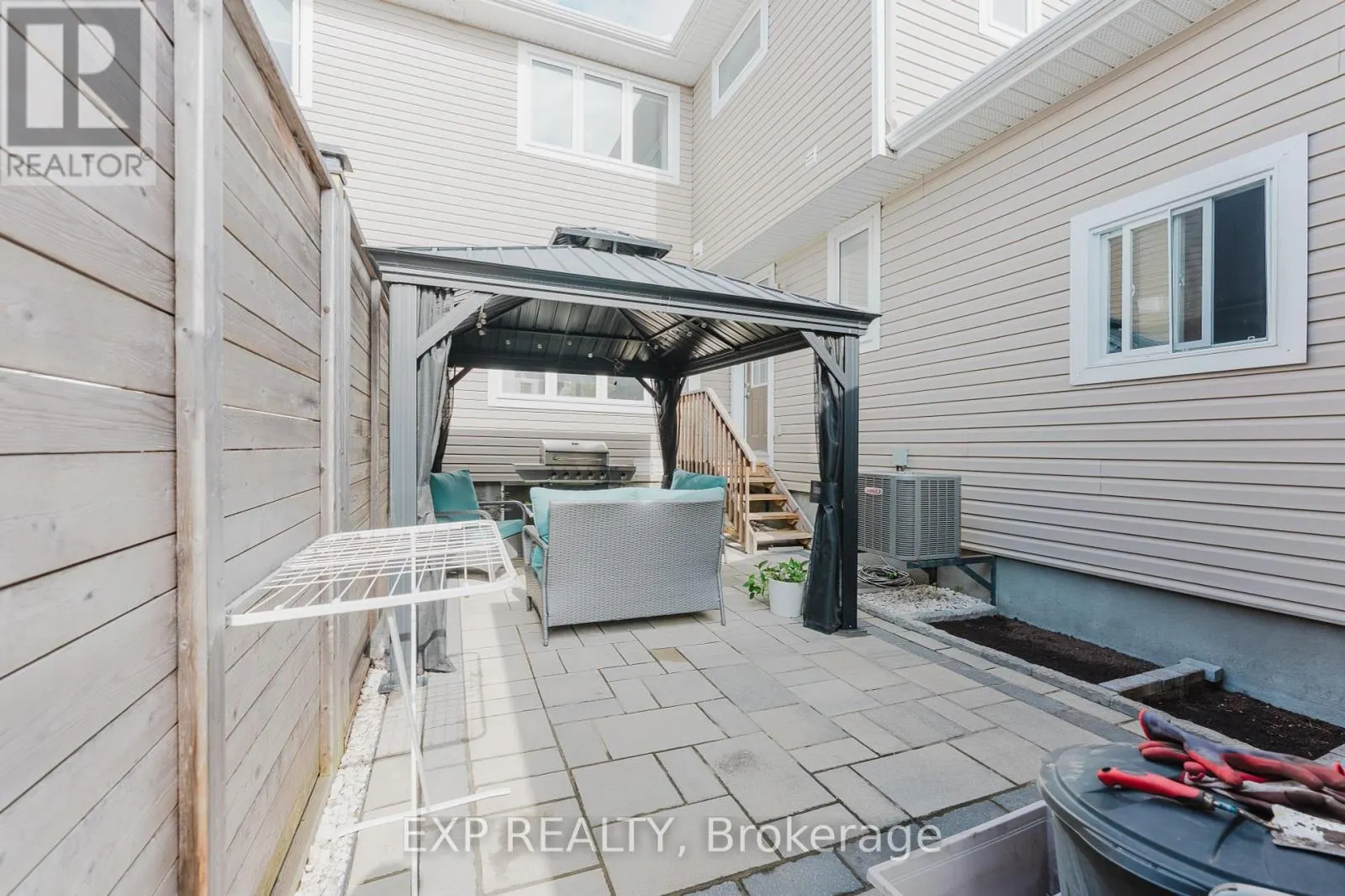 400 SWEETFLAG STREET