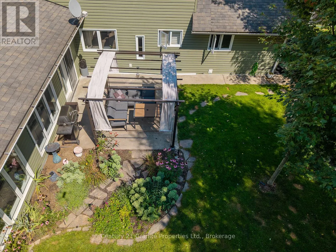7 TUDHOPE STREET
