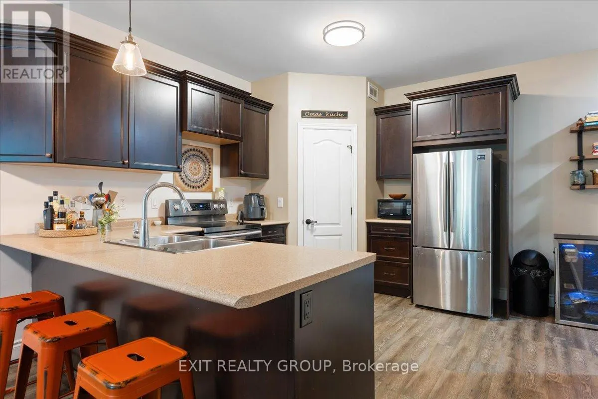 35 LEDGEROCK COURT
