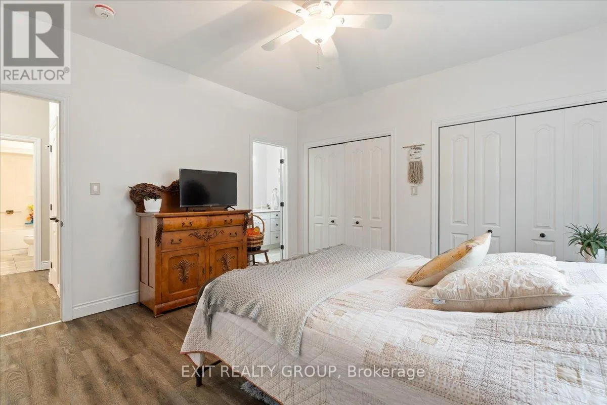 35 LEDGEROCK COURT