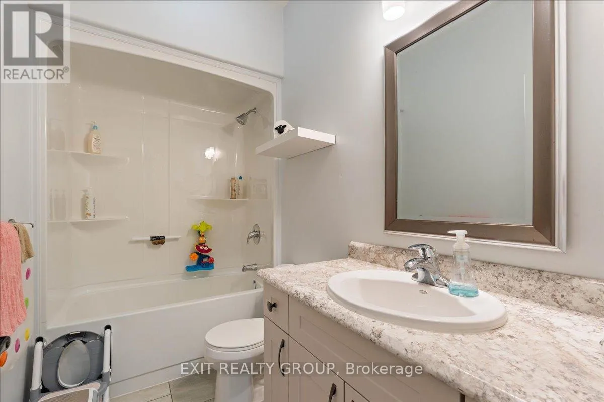 35 LEDGEROCK COURT