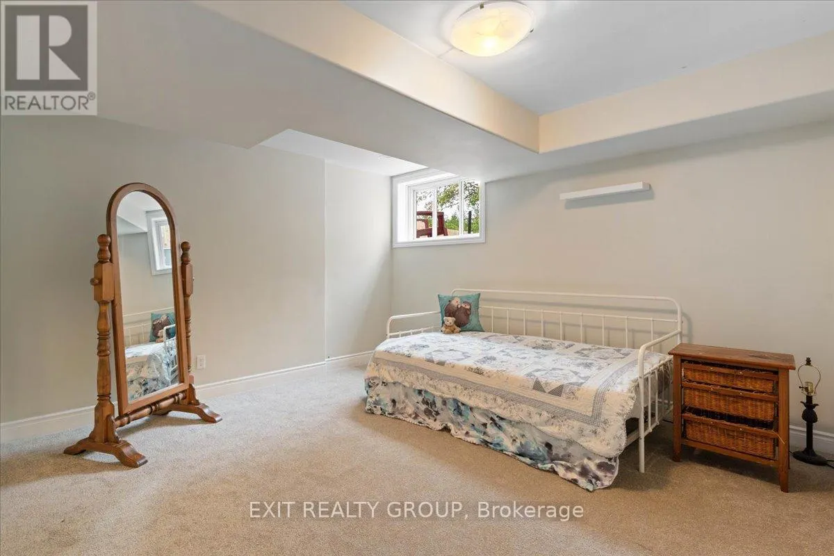 35 LEDGEROCK COURT