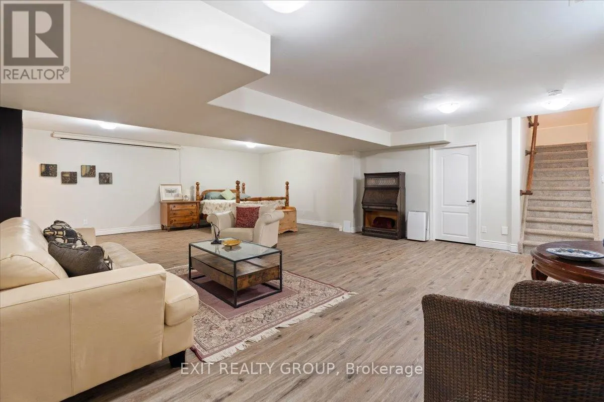 35 LEDGEROCK COURT
