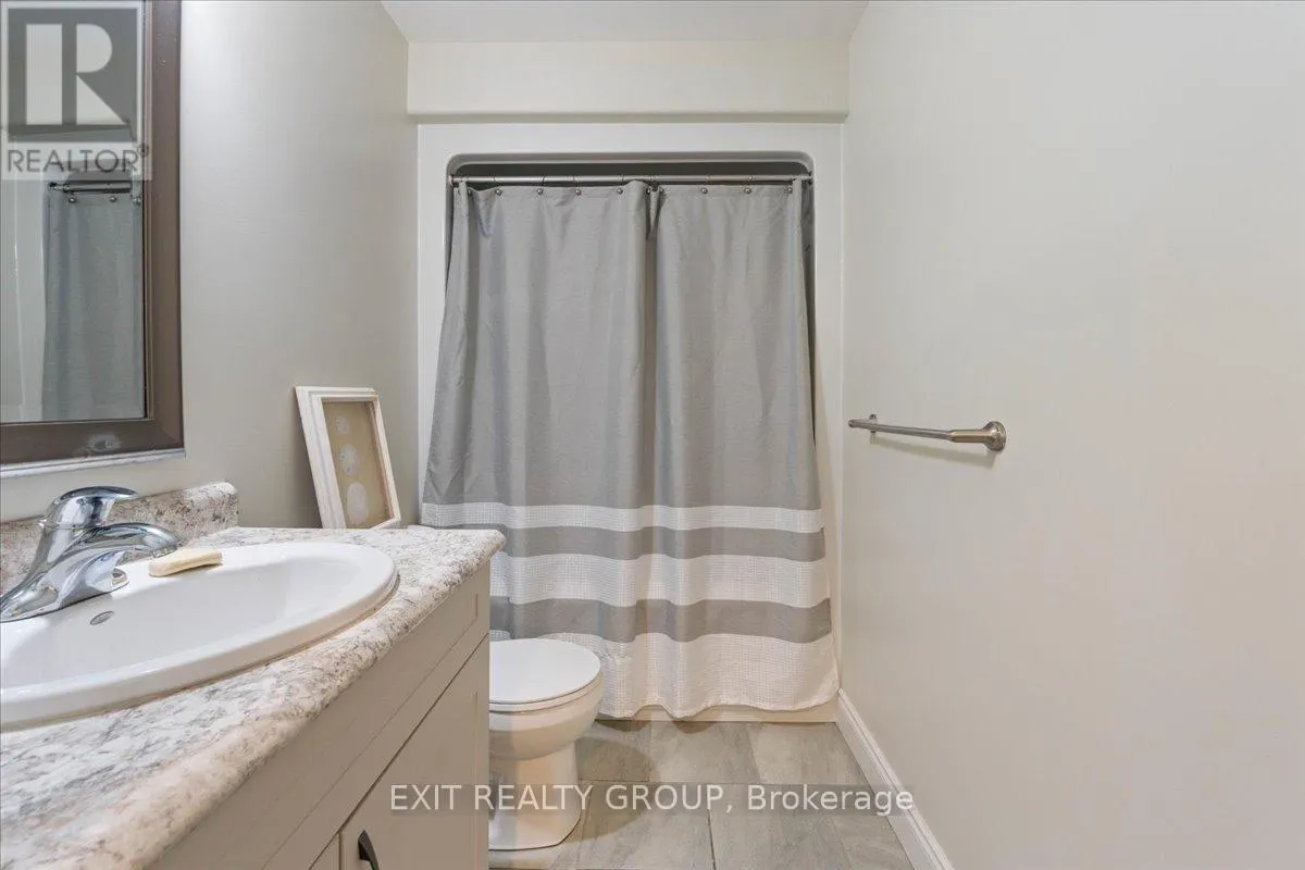 35 LEDGEROCK COURT