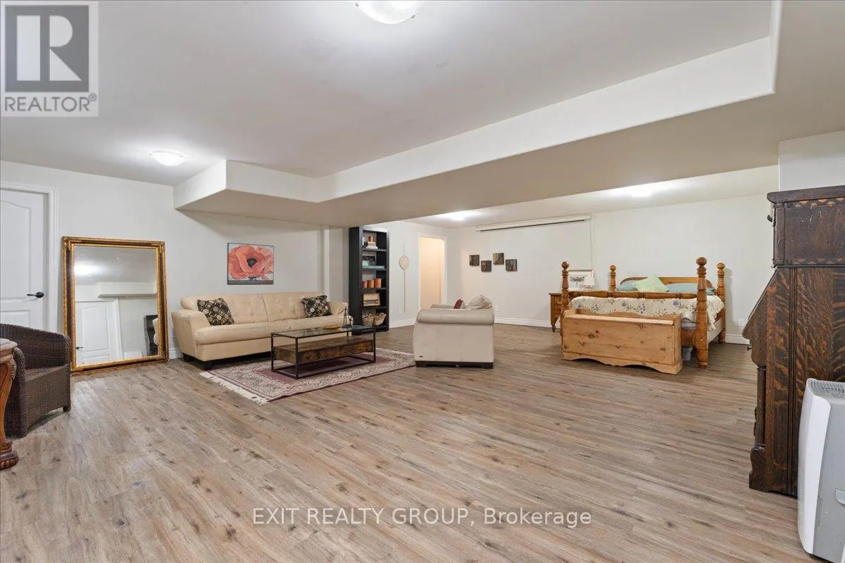 35 LEDGEROCK COURT