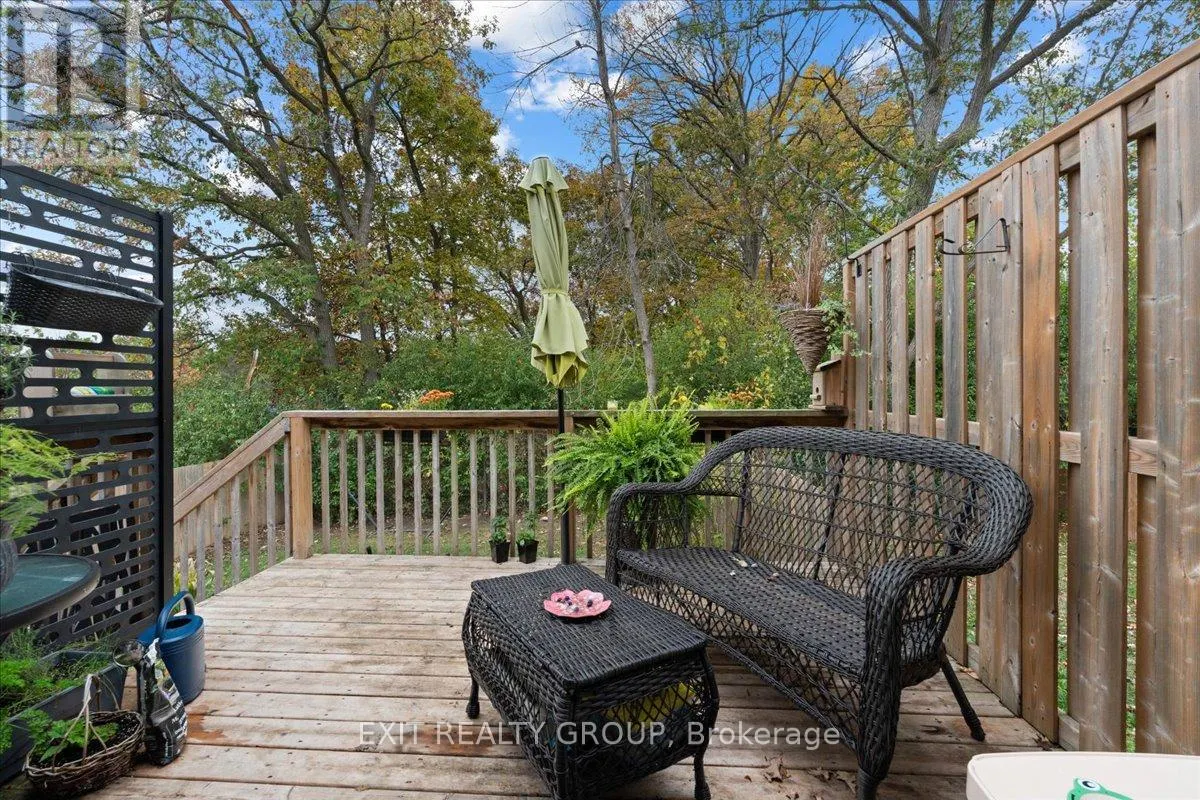 35 LEDGEROCK COURT