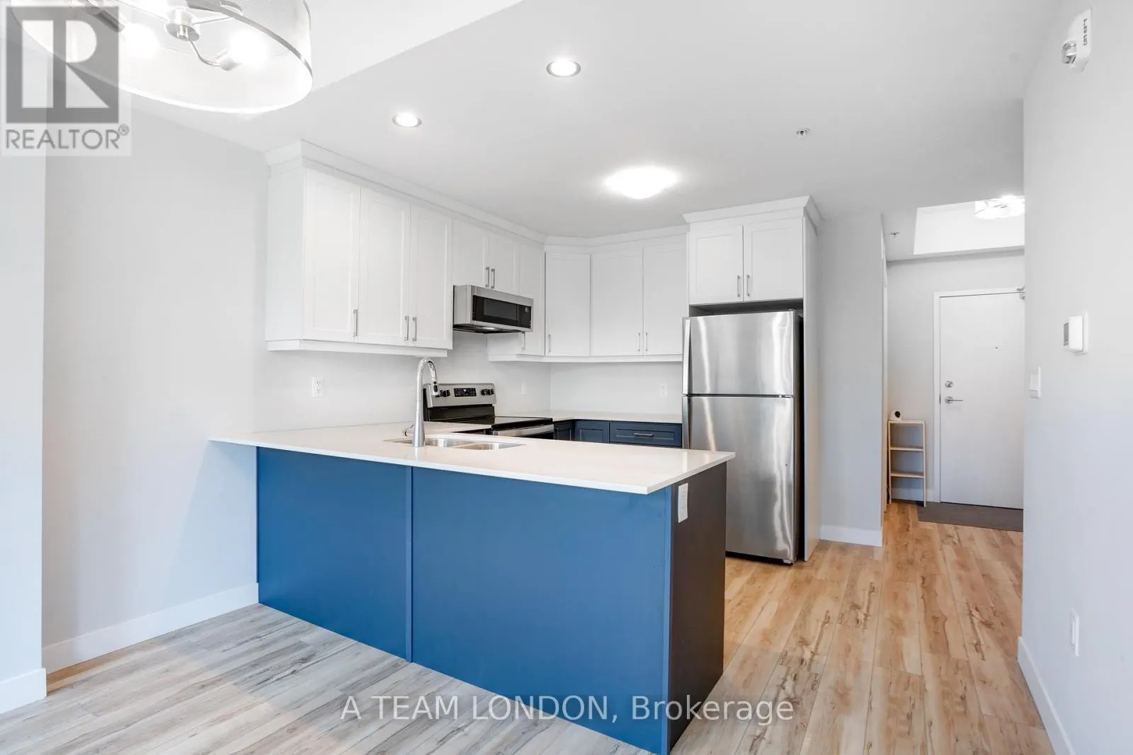 413 - 100 THE PROMENADE, #413