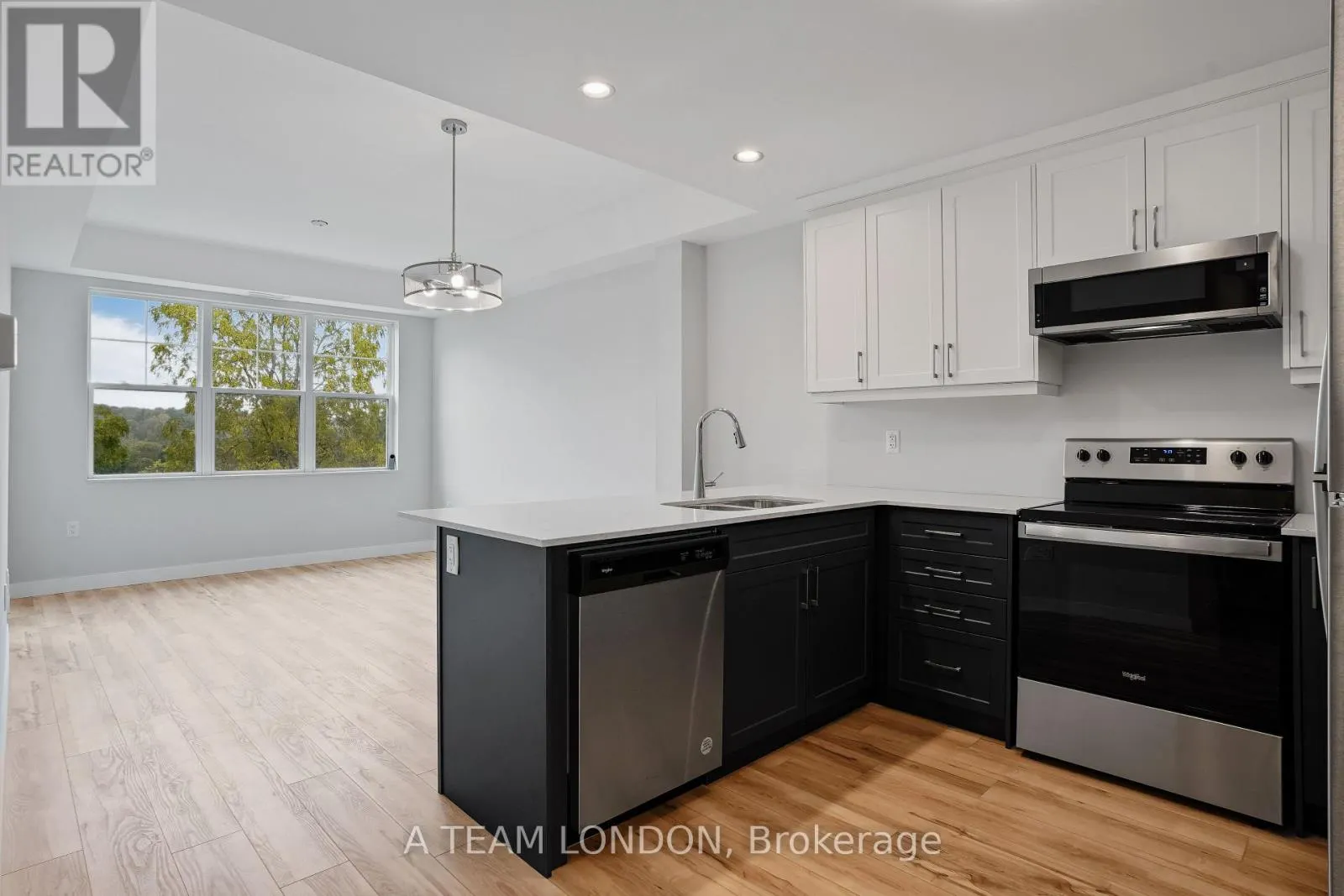 413 - 100 THE PROMENADE, #413