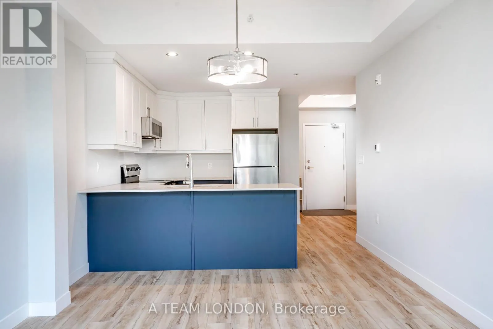 413 - 100 THE PROMENADE, #413