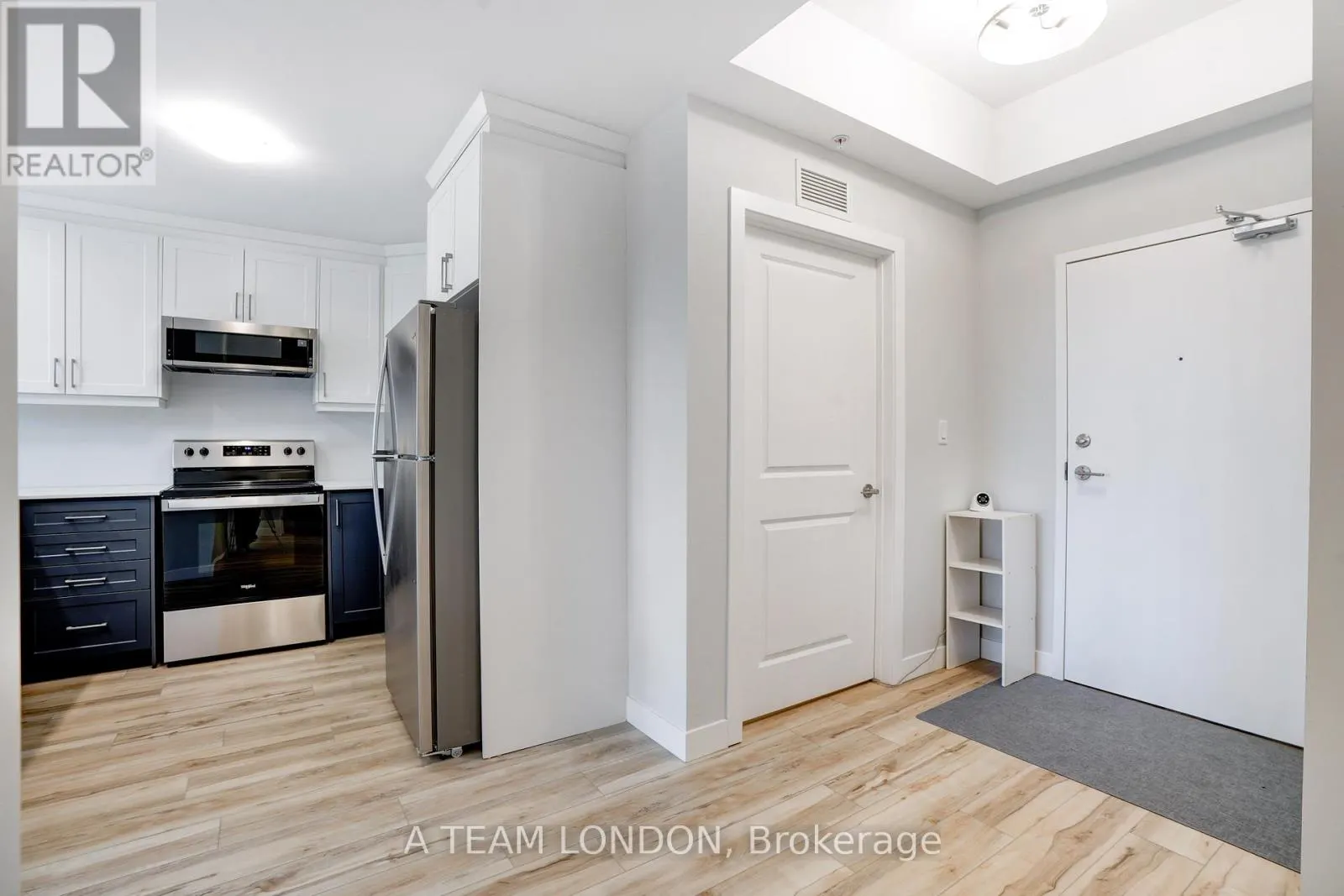 413 - 100 THE PROMENADE, #413