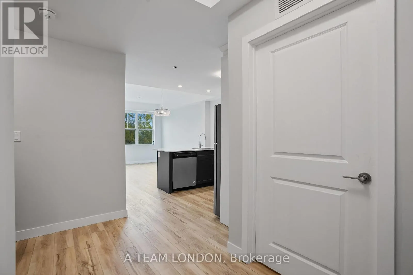 413 - 100 THE PROMENADE, #413