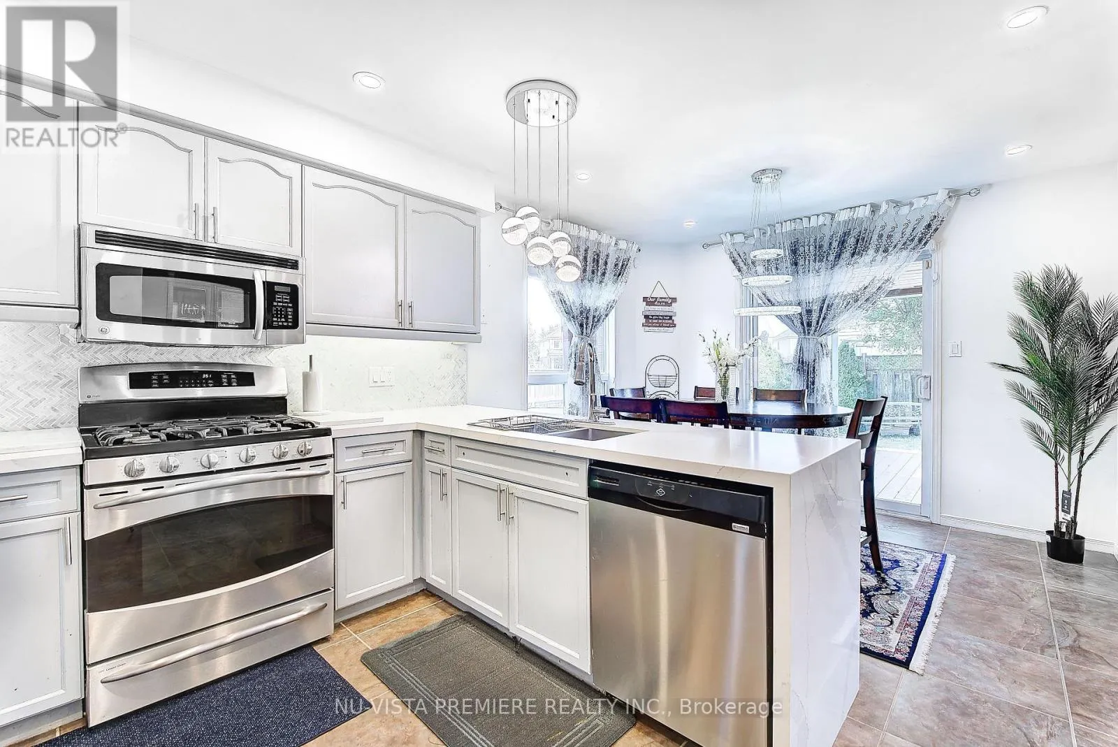 1342 BLACKMAPLE DRIVE
