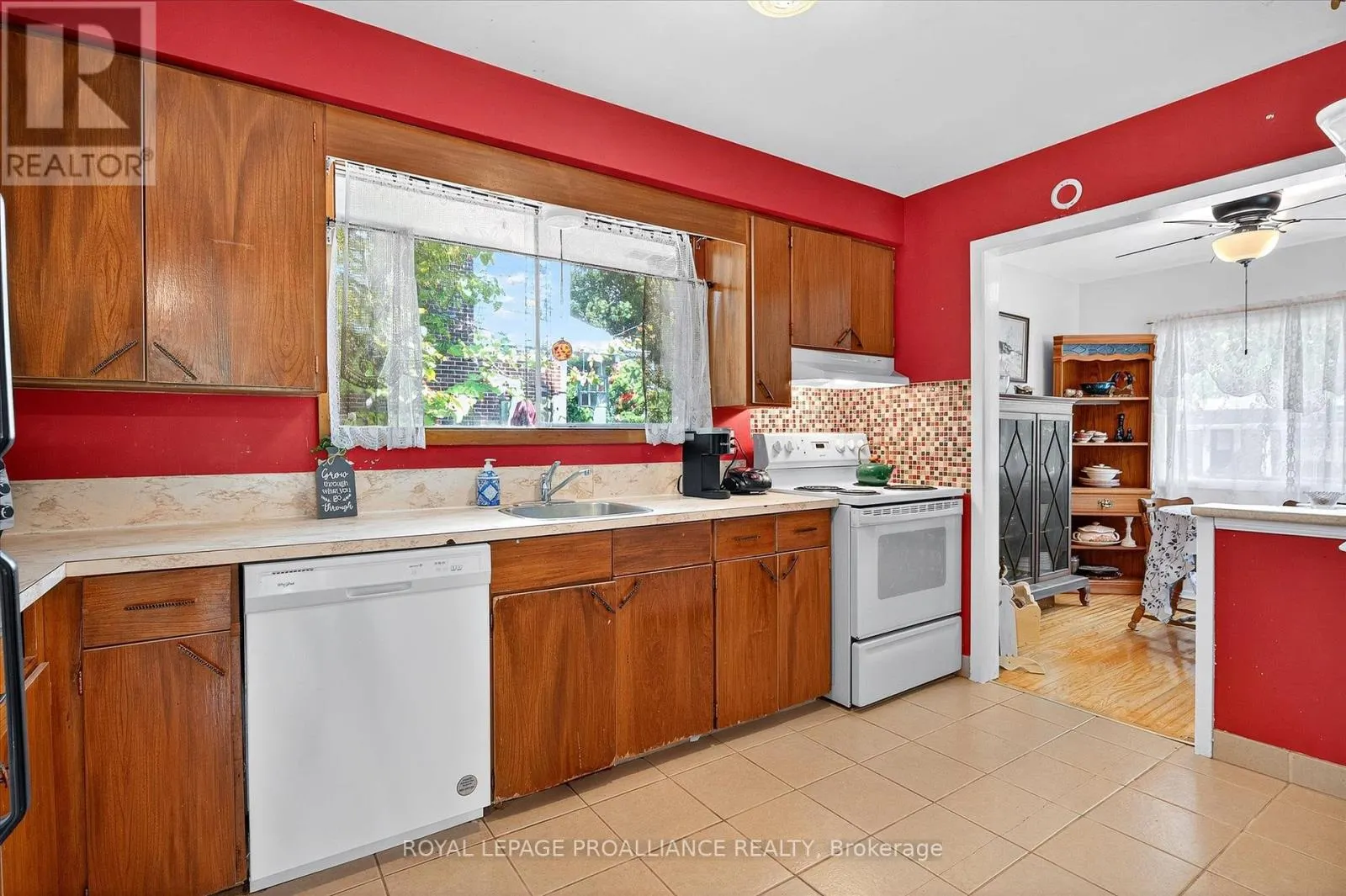 2 SENECA ROAD