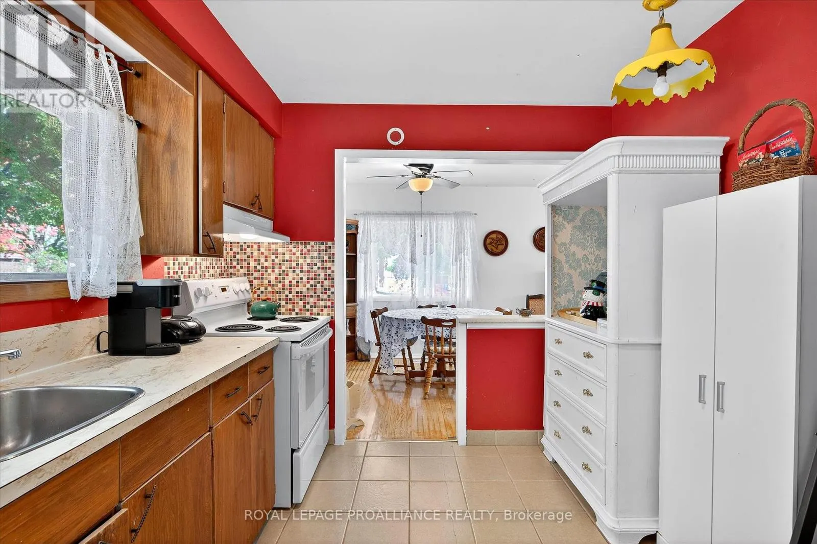 2 SENECA ROAD