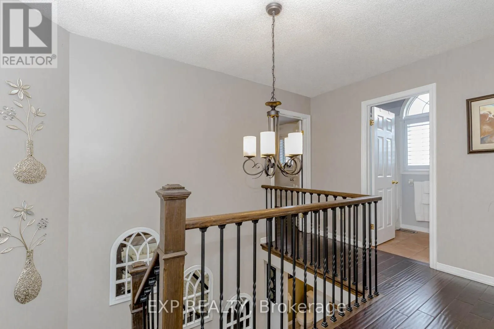 32 VINEBERG DRIVE