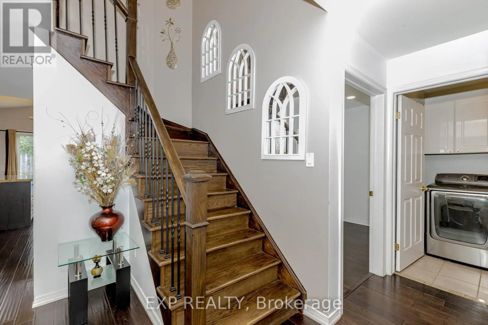 32 VINEBERG DRIVE