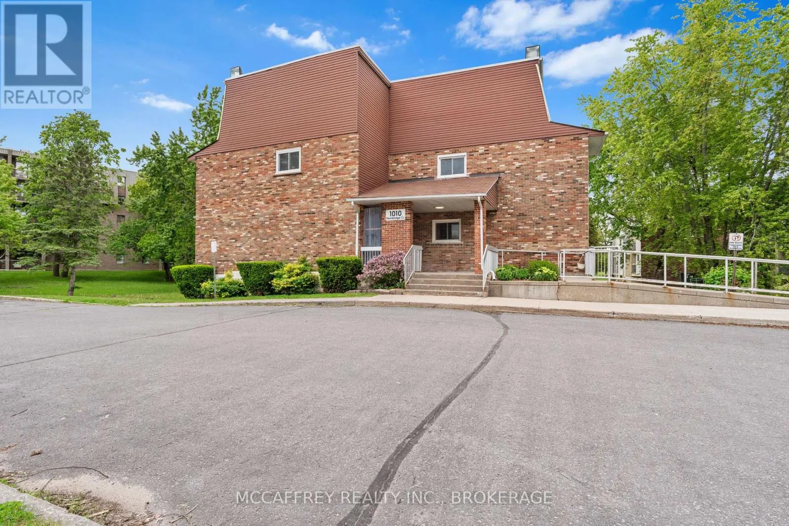 102 - 1010 PEMBRIDGE CRESCENT, #102