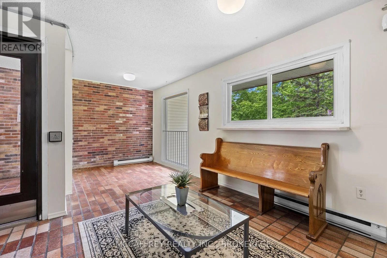 102 - 1010 PEMBRIDGE CRESCENT, #102