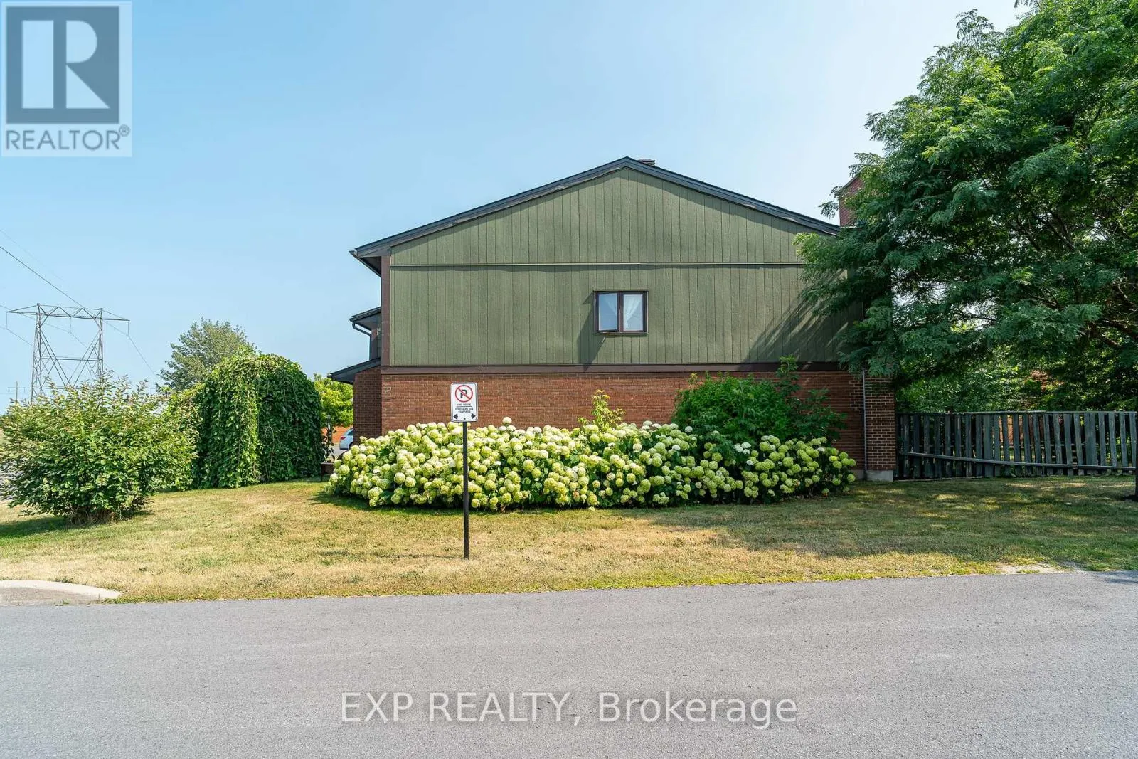 36 BETHUNE WAY