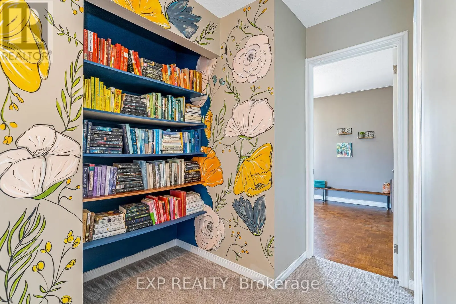 36 BETHUNE WAY