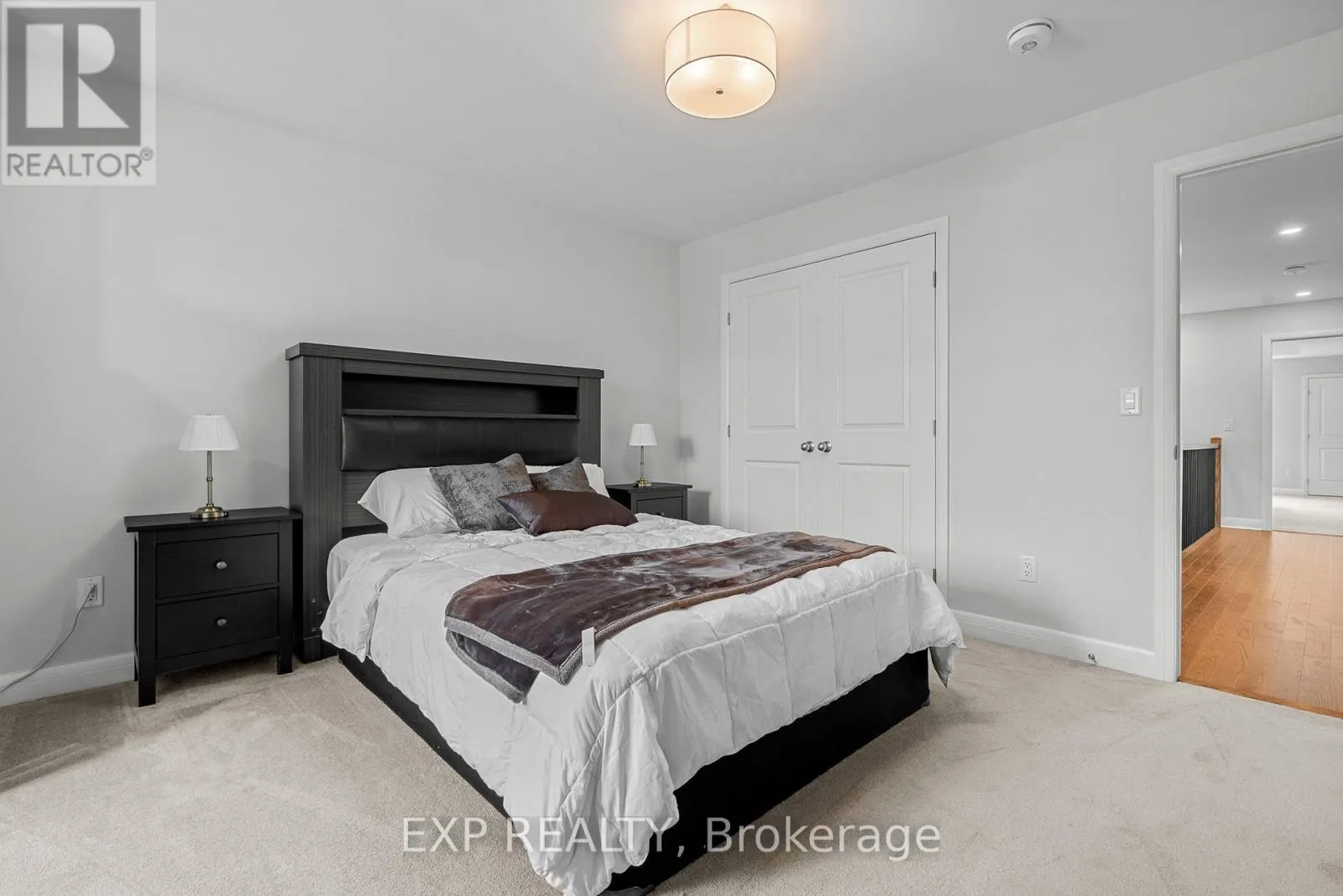 25 STANHOPE COURT