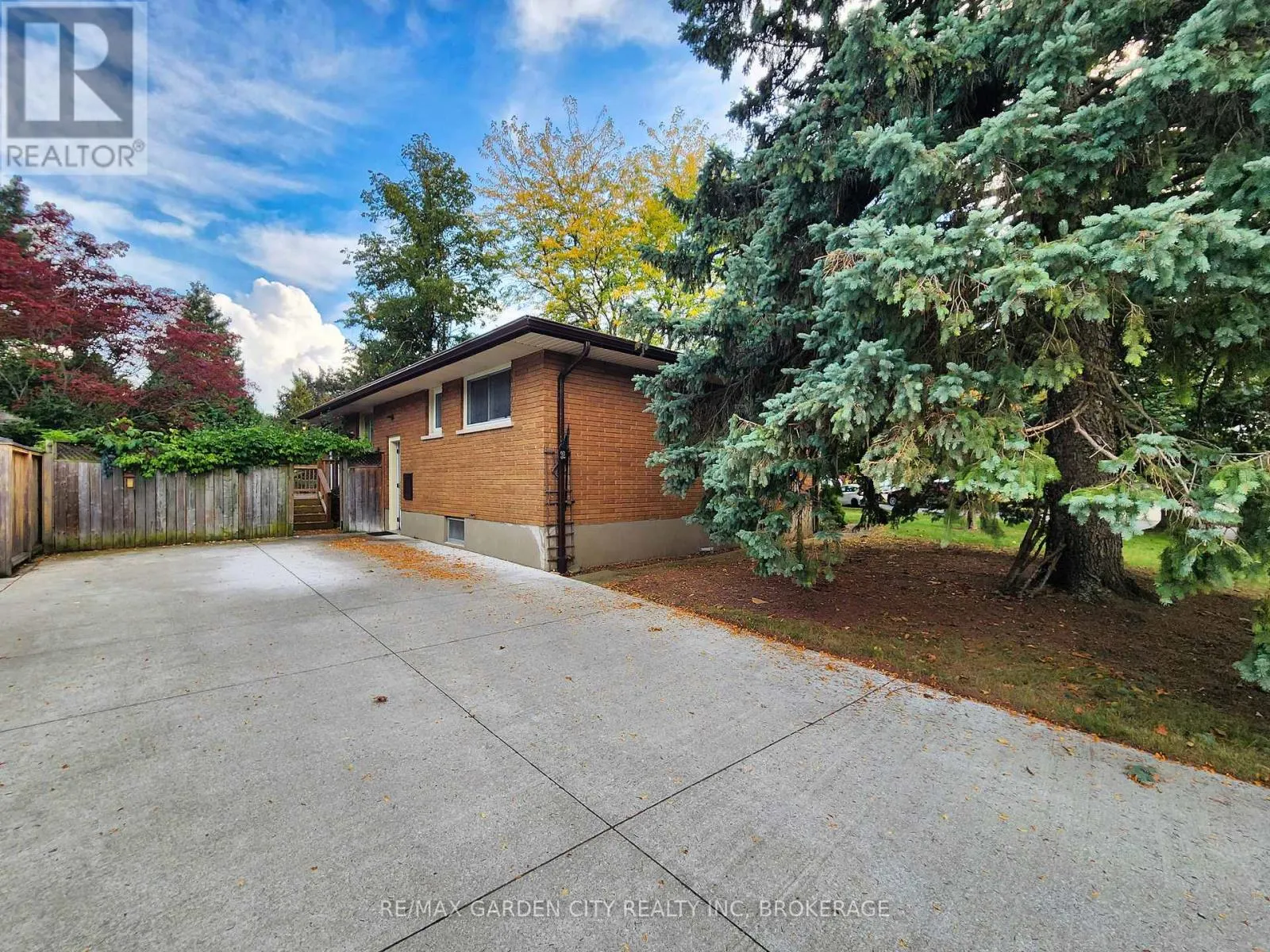 32 VIKING DRIVE