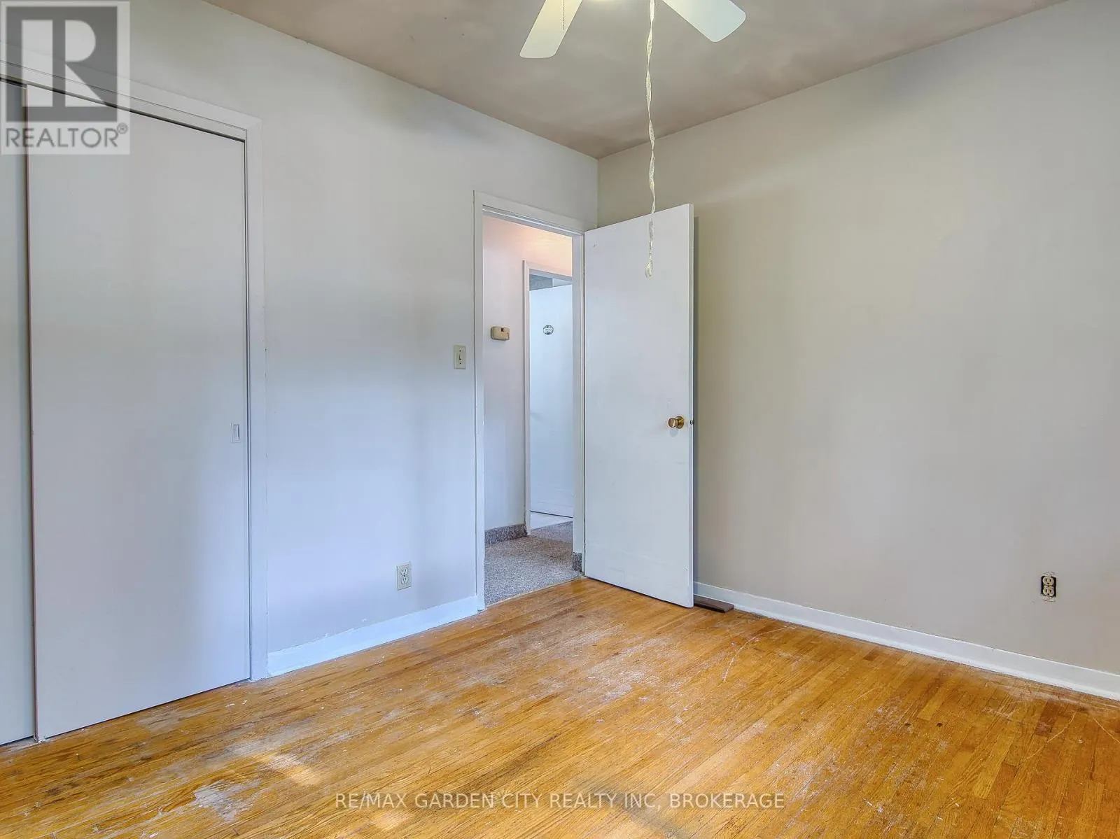 32 VIKING DRIVE