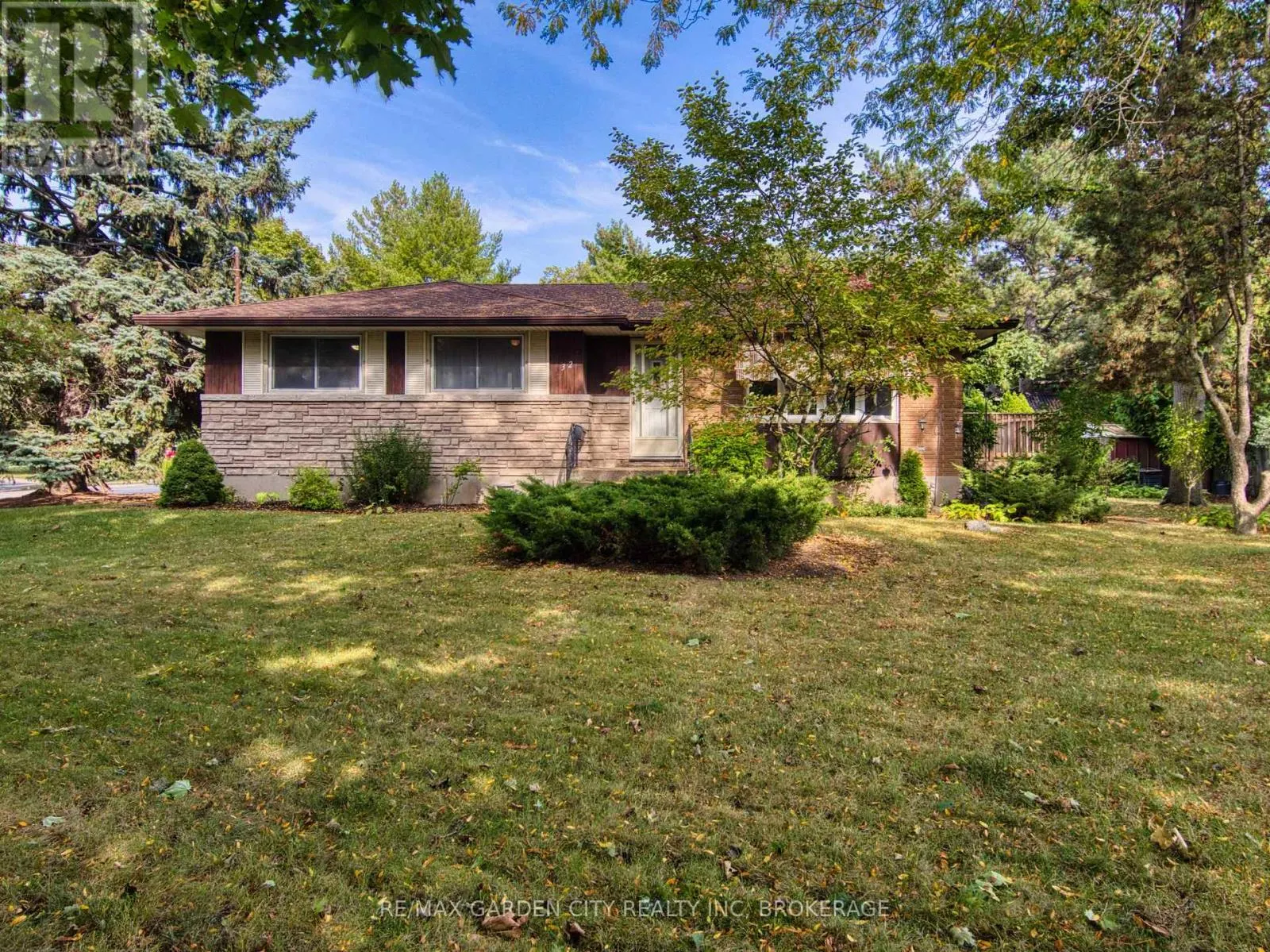 32 VIKING DRIVE