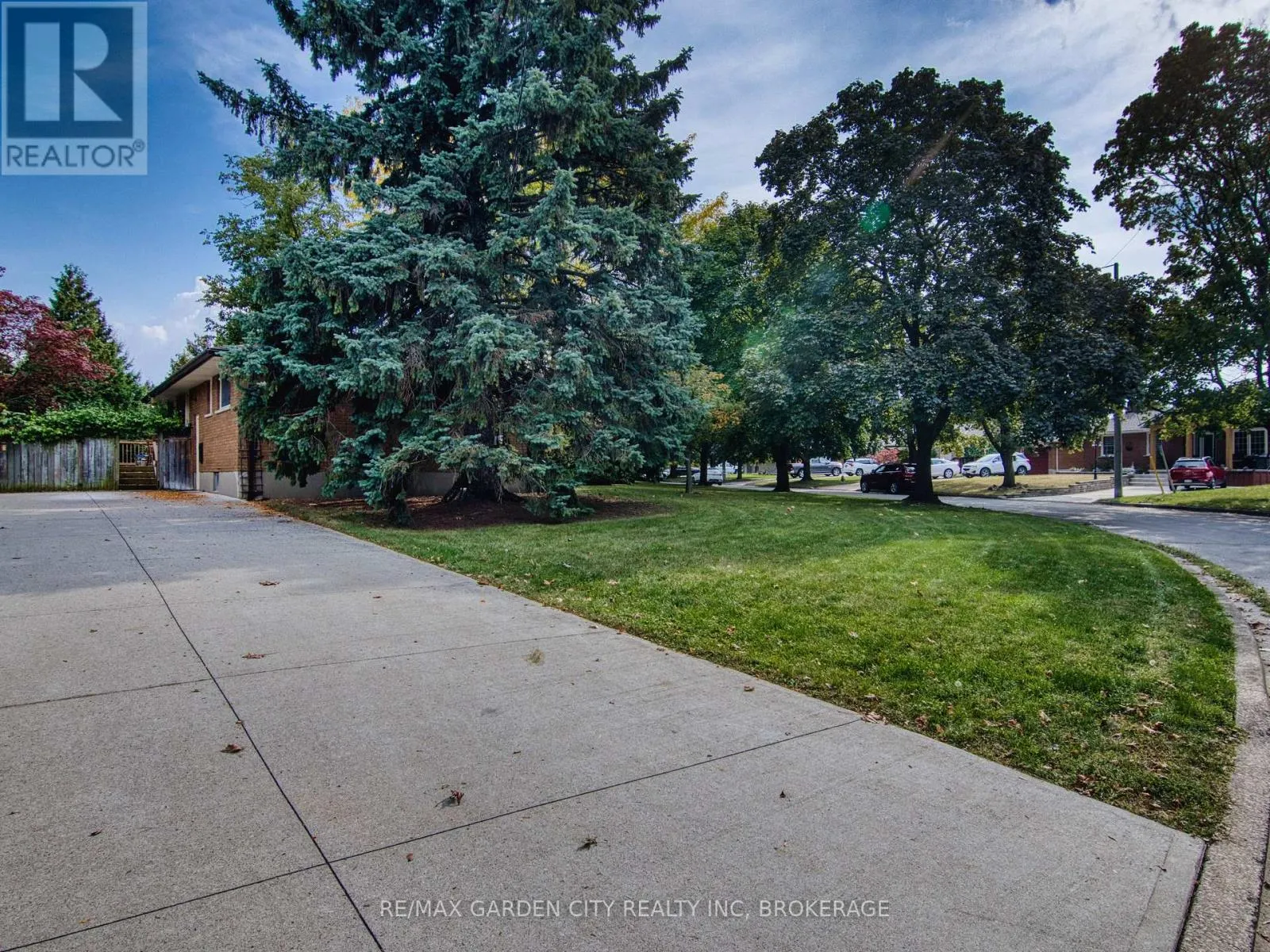 32 VIKING DRIVE