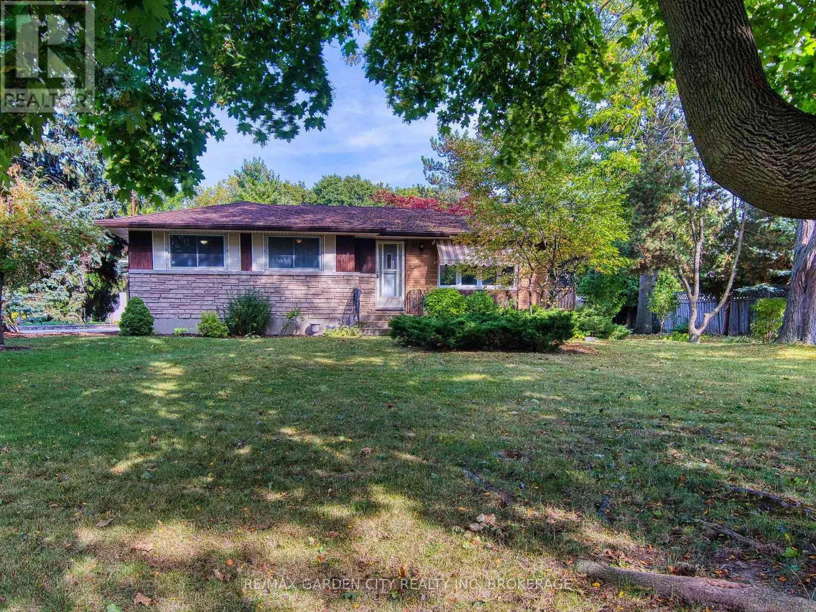 32 VIKING DRIVE